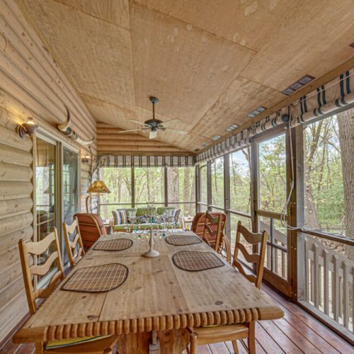 Screened in porch