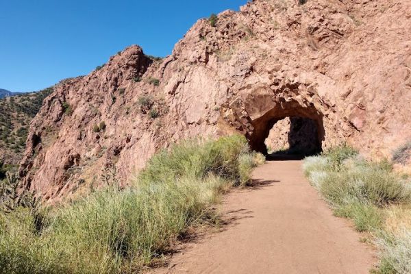 Tunnel Drive Trail Head