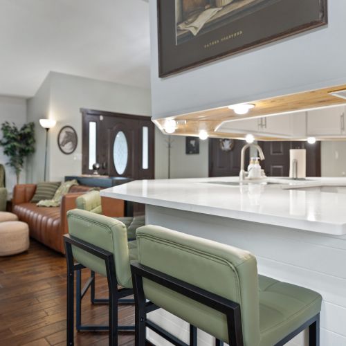 Pass through, bar top sitting area.