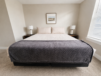 King Bed with two side tables and two lamps