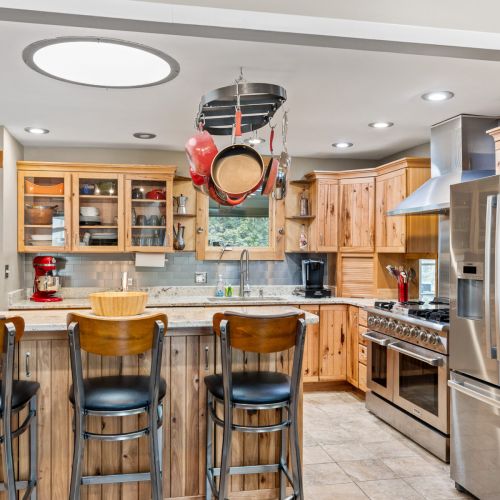 Kitchen Breakfast Bar Area