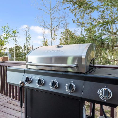 There is a gas grill available