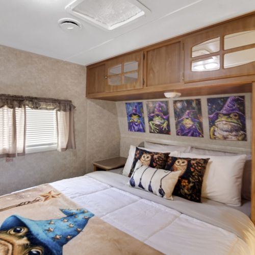 Comfortable bedroom for 2