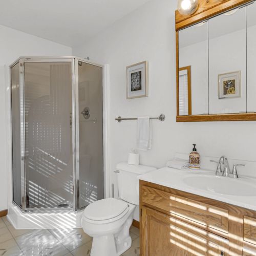 Primary Bedroom En-Suite Bathroom