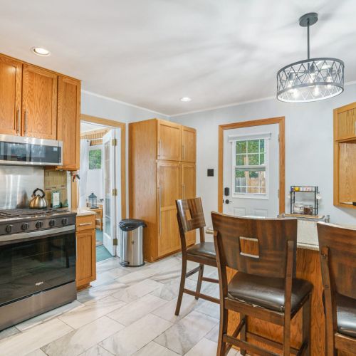Come on in and enjoy this awesome kitchen!