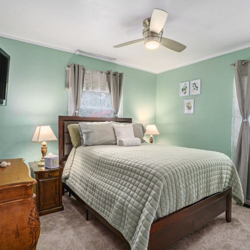 Get some rest in this lovely bedroom with Full size bed.