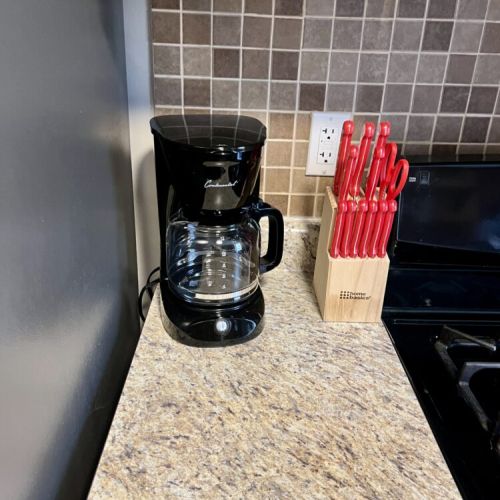 Coffee pot and knife set