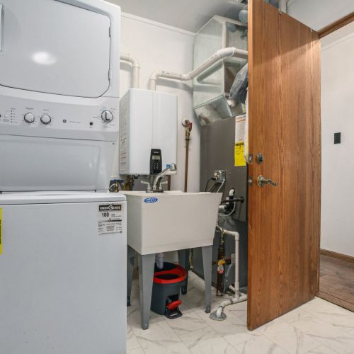 We will do the sheets and towels at the end of your stay, but there are a washer and dryer, if you need them.