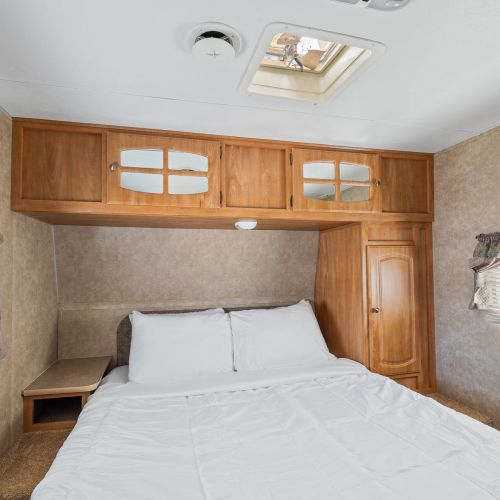 Queen Private Bedroom