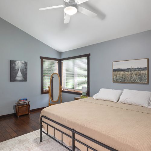 Bedroom 1 – Spacious bedroom with king size bed.