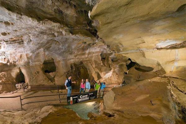 Cave of the Winds Mountain Park