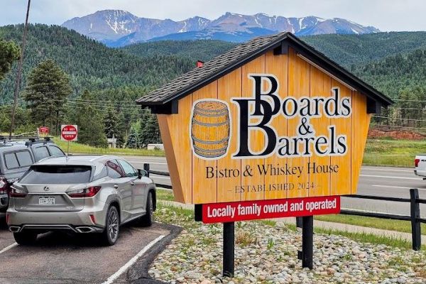 Boards & Barrels Bistro & Whiskey House