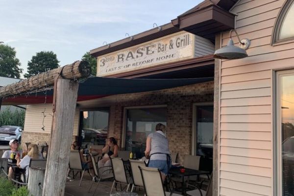 3rd Base Bar & Grill