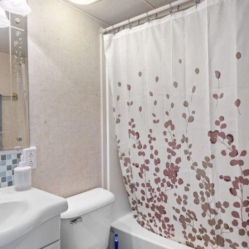 Full bathroom with everything you need for a convenient stay.