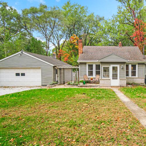 Street view of the home.